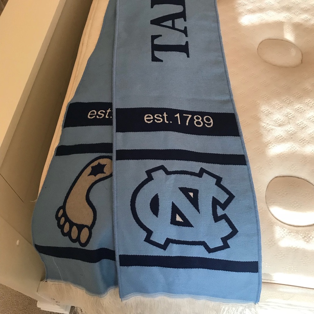 UNC Tarheels Scarf